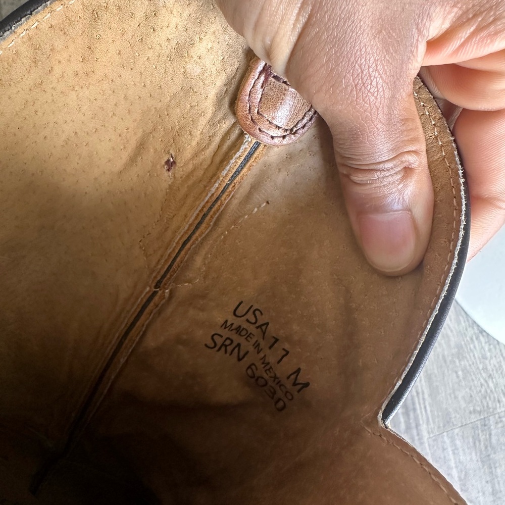 Tan Western Cowboy Boots - Picture 3 of 5